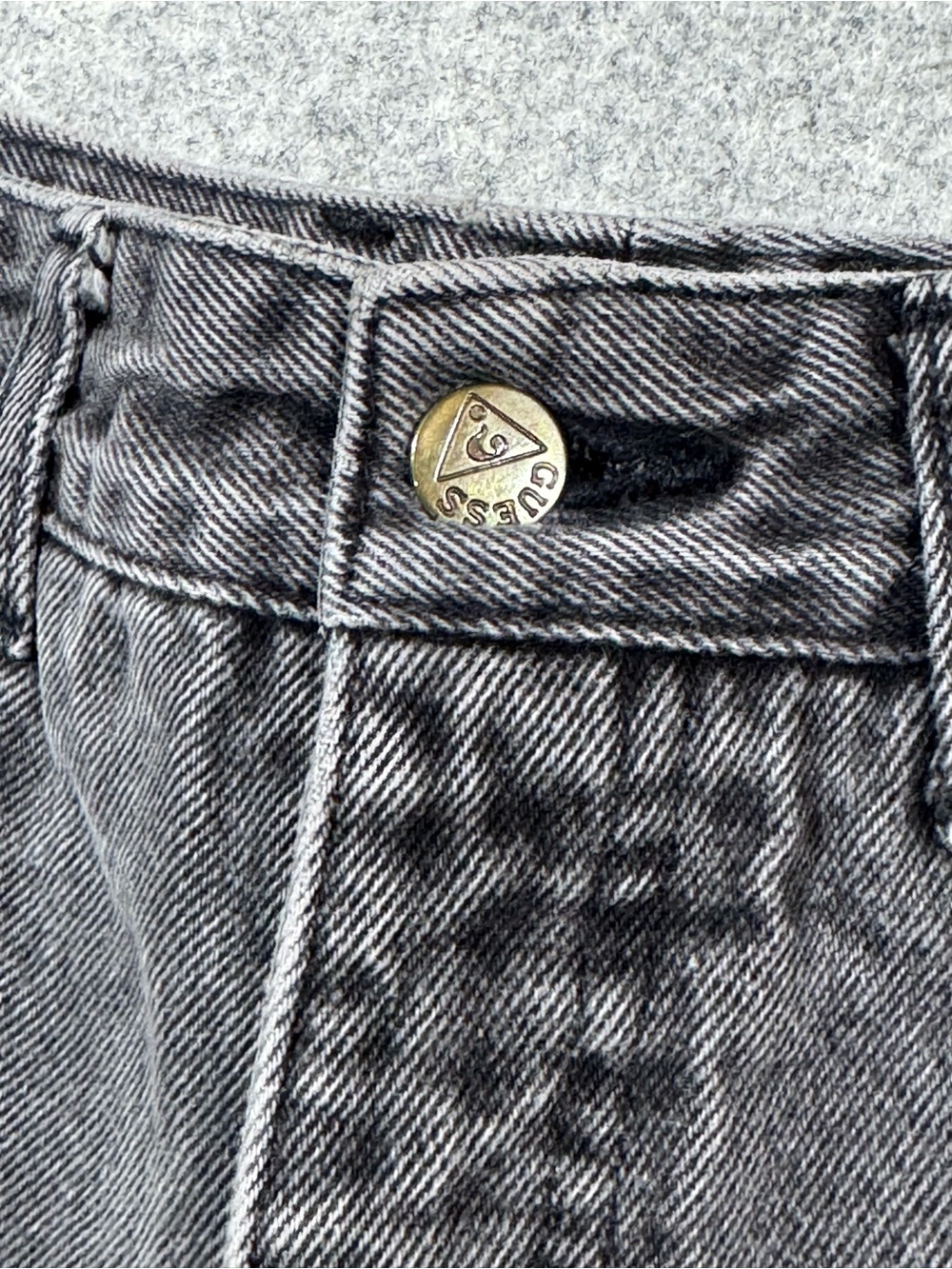 Guess High Rise Women’s Jeans - Washed Black - Picture 4 of 9